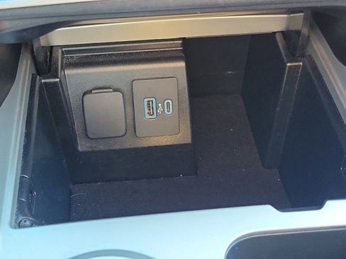 Certified 2023 Ford Explorer Platinum w/ Technology Package image 29