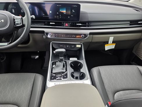 New 2026 Kia Carnival EX FWD image 15