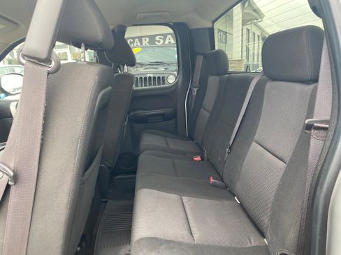 Used 2010 GMC Sierra 2500 SLE w/ SLE Preferred Package AWD/4WD image 17