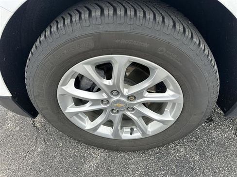 Used 2020 Chevrolet Equinox LT w/ Driver Convenience Package image 40