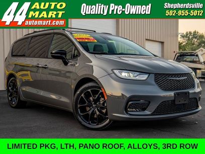 Used 2025 Chrysler Pacifica Limited