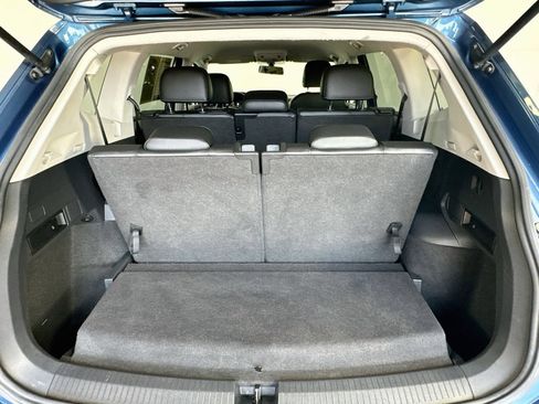 Used 2018 Volkswagen Tiguan SE FWD image 25