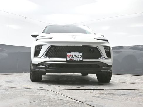 Used 2024 Buick Encore GX Sport Touring image 47