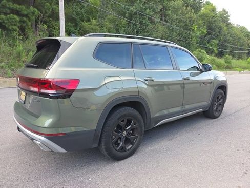 Used 2024 Volkswagen Atlas Peak Edition SE AWD/4WD image 3