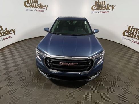 Certified 2024 GMC Terrain SLE FWD image 3