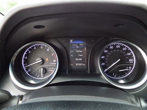 Used 2018 Toyota Camry LE image 17