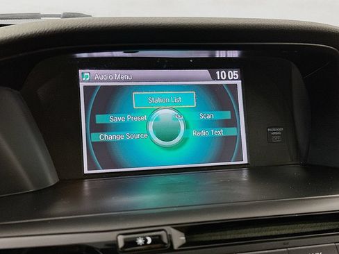 Used 2017 Honda Accord Sport image 19