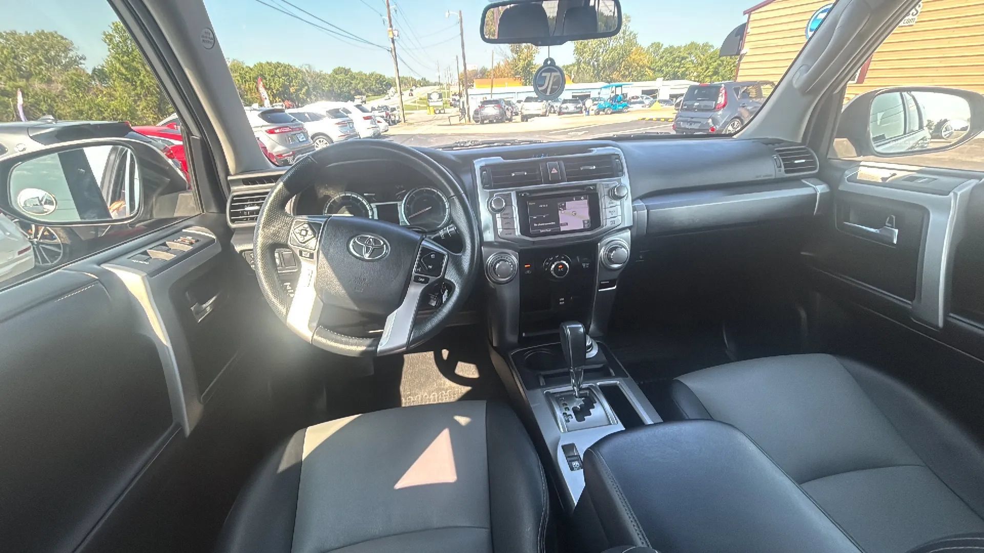 Used 2017 Toyota 4Runner SR5 Premium AWD/4WD image 31