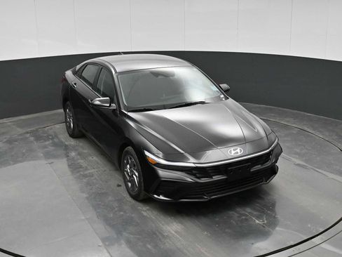 New 2026 Hyundai Elantra Blue image 23