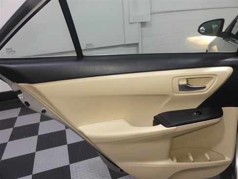 Used 2017 Toyota Camry LE FWD image 24