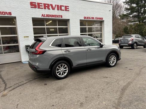 Used 2023 Honda CR-V EX image 8