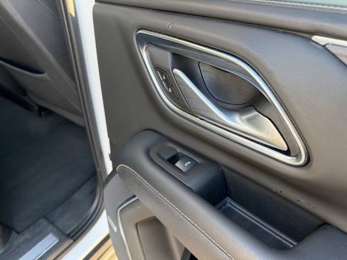 Used 2022 GMC Yukon XL SLT image 24