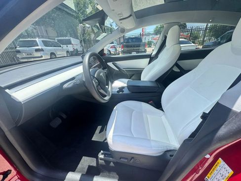 Used 2021 Tesla Model Y Long Range AWD/4WD image 4