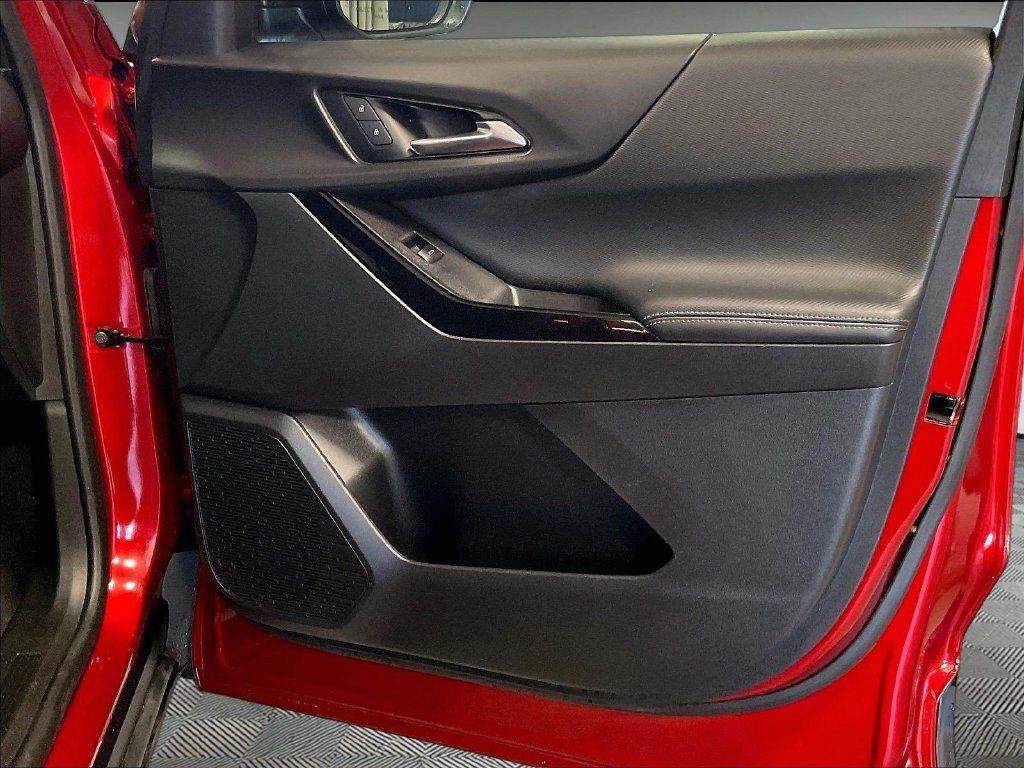 Used 2025 Chevrolet Equinox LT w/ Convenience Package II AWD/4WD image 12
