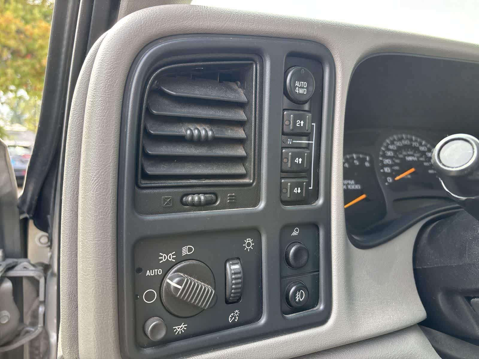 Used 2003 GMC Sierra 1500 SLT w/ Professional Package AWD/4WD image 9