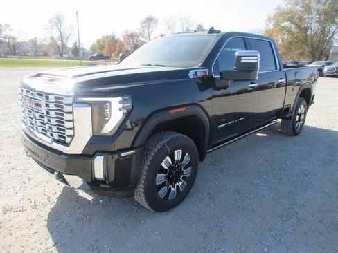 New 2026 GMC Sierra 2500 Denali w/ Denali Reserve Package image 10
