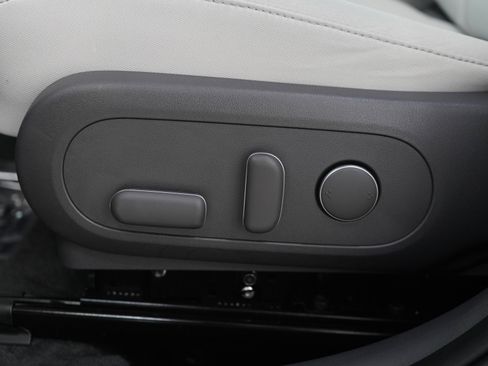 Used 2025 Hyundai Kona SEL AWD/4WD image 28