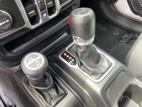 Used 2020 Jeep Wrangler Unlimited Sport S AWD/4WD image 25