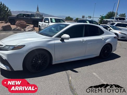 Used 2022 Toyota Camry XSE w/ Navigation Upgrade Package FWD image 2