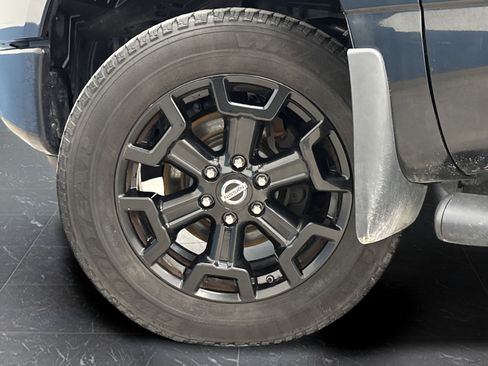 Used 2018 Nissan Titan SV w/ SV Convenience Package AWD/4WD image 37