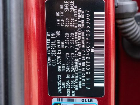 Used 2023 Kia Telluride EX w/ EX Captain's Chair Package image 40