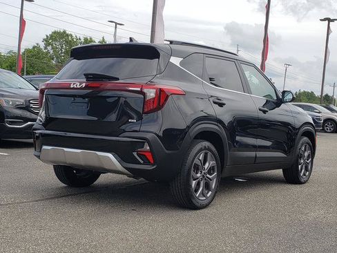 Used 2024 Kia Seltos S AWD/4WD image 3