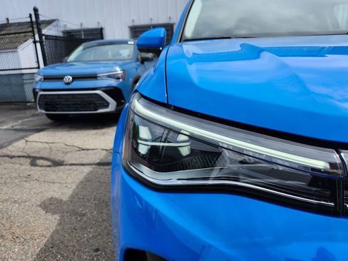 New 2025 Volkswagen Taos SEL image 22