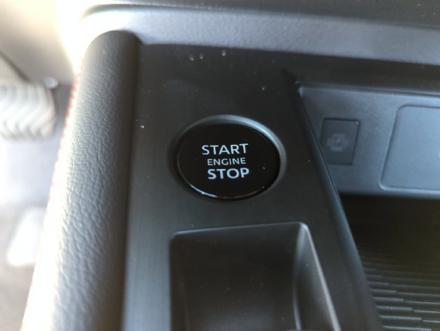 Used 2026 Nissan Kicks SR w/ Cold Weather Package FWD image 33