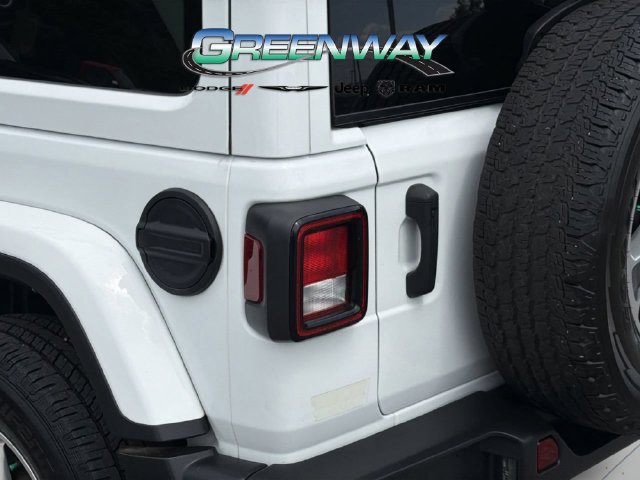 Used 2022 Jeep Wrangler Unlimited Sahara w/ Cold Weather Group AWD/4WD image 34