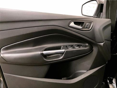 Used 2017 Ford Escape SE w/ Equipment Group 201A image 22