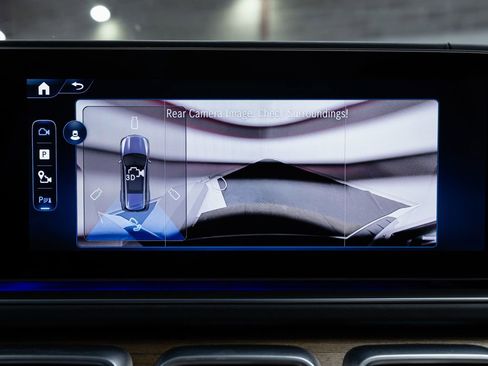 Used 2025 Mercedes-Benz GLS 63 AMG 4MATIC image 19