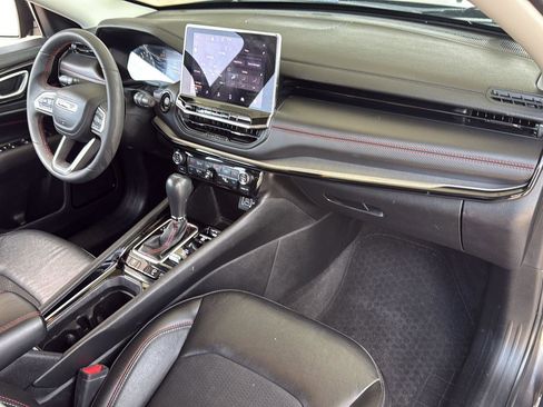 Used 2022 Jeep Compass Trailhawk image 31