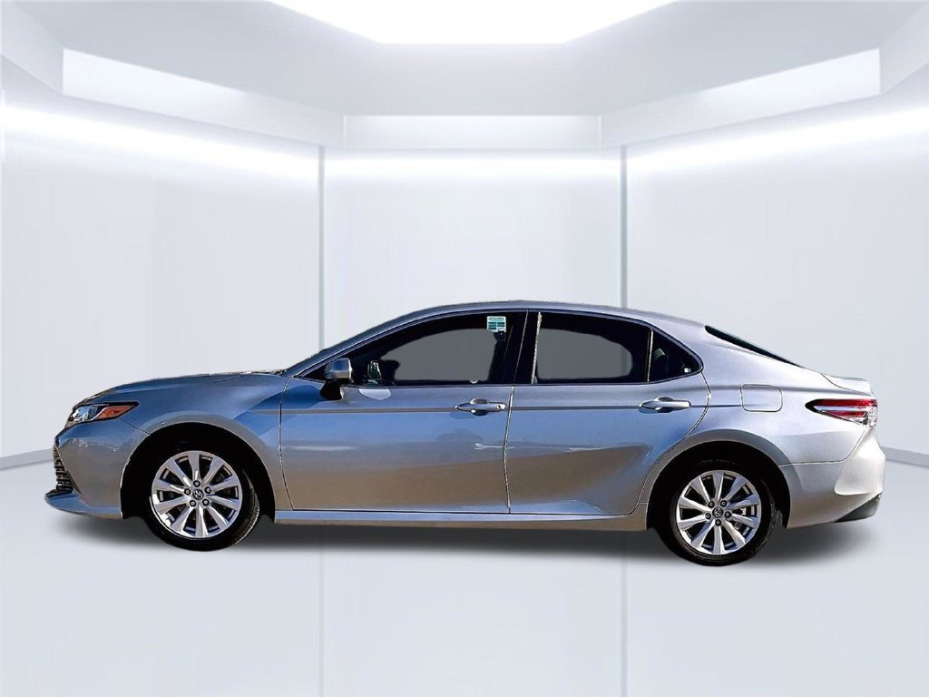 Used 2018 Toyota Camry LE FWD image 36
