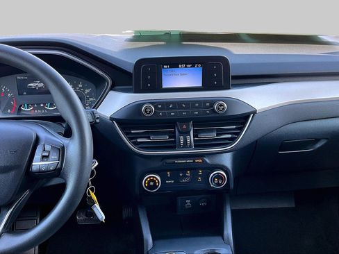 Used 2022 Ford Escape S AWD/4WD image 6