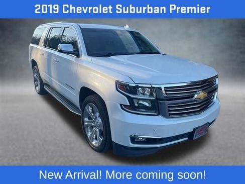 Used 2019 Chevrolet Suburban Premier image 4