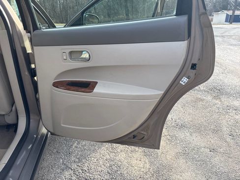 Used 2006 Buick LaCrosse CXL w/ Driver Confidence Package image 26