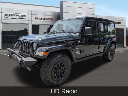 Used 2021 Jeep Wrangler Unlimited Sahara w/ Uconnect 4C Nav & Sound Group AWD/4WD image 8