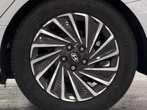 New 2025 Hyundai Sonata Limited FWD image 8