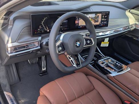 New 2026 BMW 740i image 3