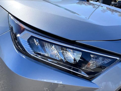 Used 2020 Toyota RAV4 XLE Premium image 27