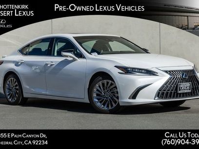 Used 2025 Lexus ES 300h w/ Luxury Package
