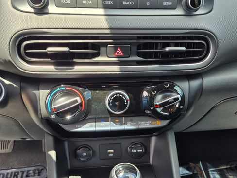 Certified 2022 Hyundai Kona SEL FWD image 23