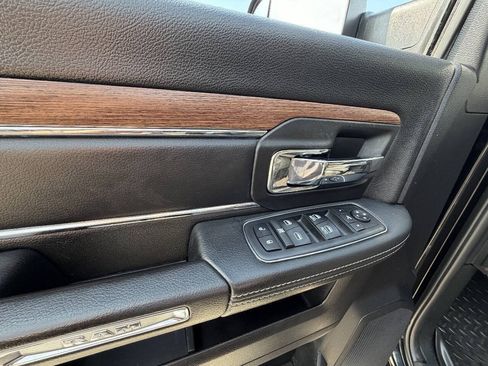 Used 2018 RAM 2500 Laramie AWD/4WD image 11