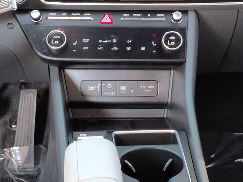 Used 2024 Hyundai Sonata SEL FWD image 17