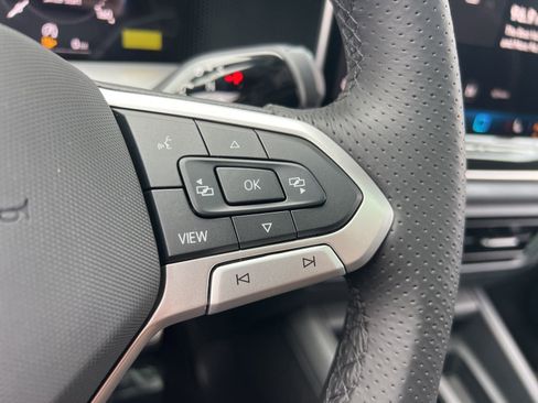 New 2026 Volkswagen Tiguan SE R-Line FWD image 7