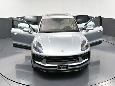 Certified 2022 Porsche Macan S image 34