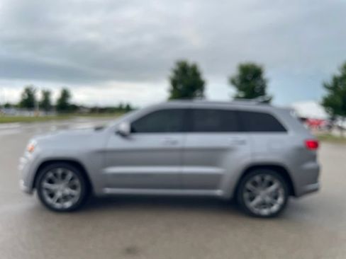Used 2019 Jeep Grand Cherokee Summit AWD/4WD image 6