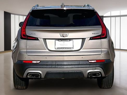 Used 2022 Cadillac XT4 Premium Luxury w/ Enhanced Visibility Package FWD image 4