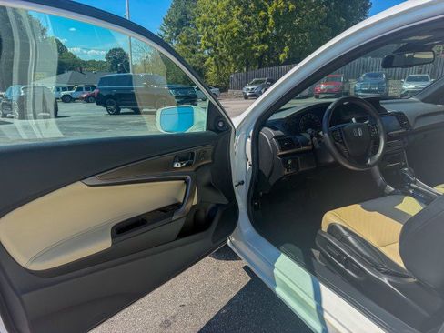 Used 2017 Honda Accord EX-L image 14