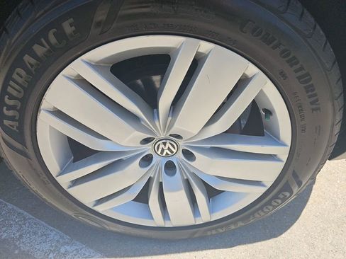 Used 2019 Volkswagen Atlas SEL AWD/4WD image 2